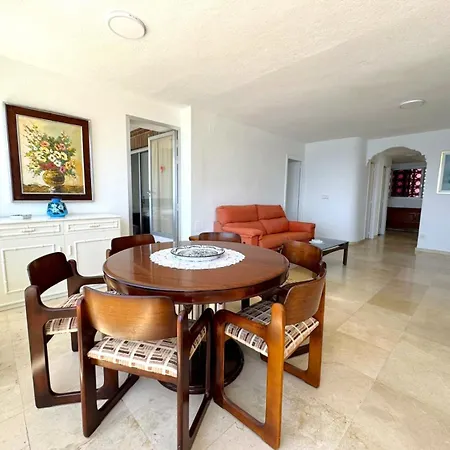 Carolina Firstline * 貝尼多姆